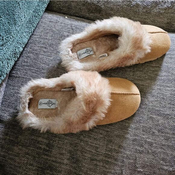 Cute and comfy ladies slippers size 7/8 - Picture 2 of 7